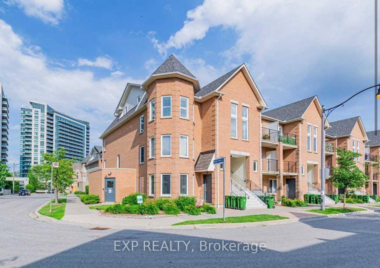 Welcome to your new home in the heart of Leaside !