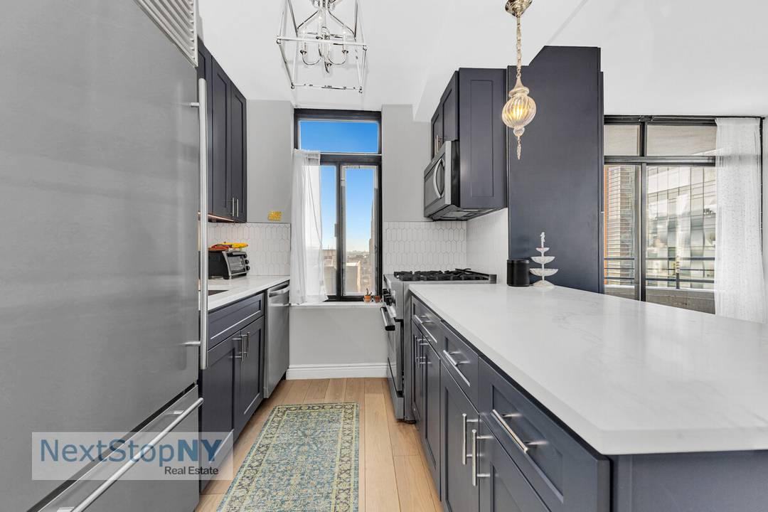 Residence 2501 at The Kingsley Condominium is a move in ready 1 bedroom, 1.