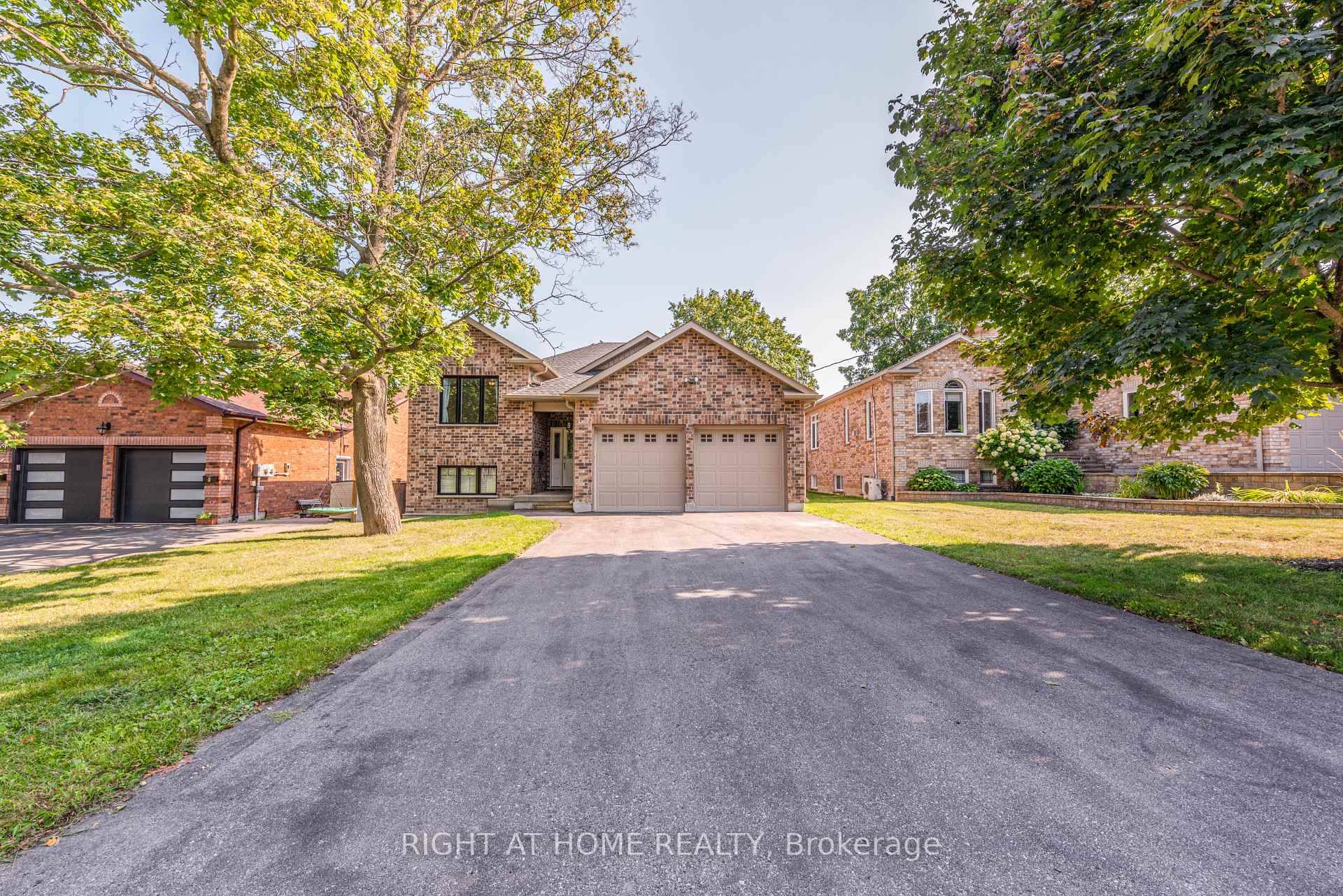 A Rear Newer Built House In An Established Neighbourhood.