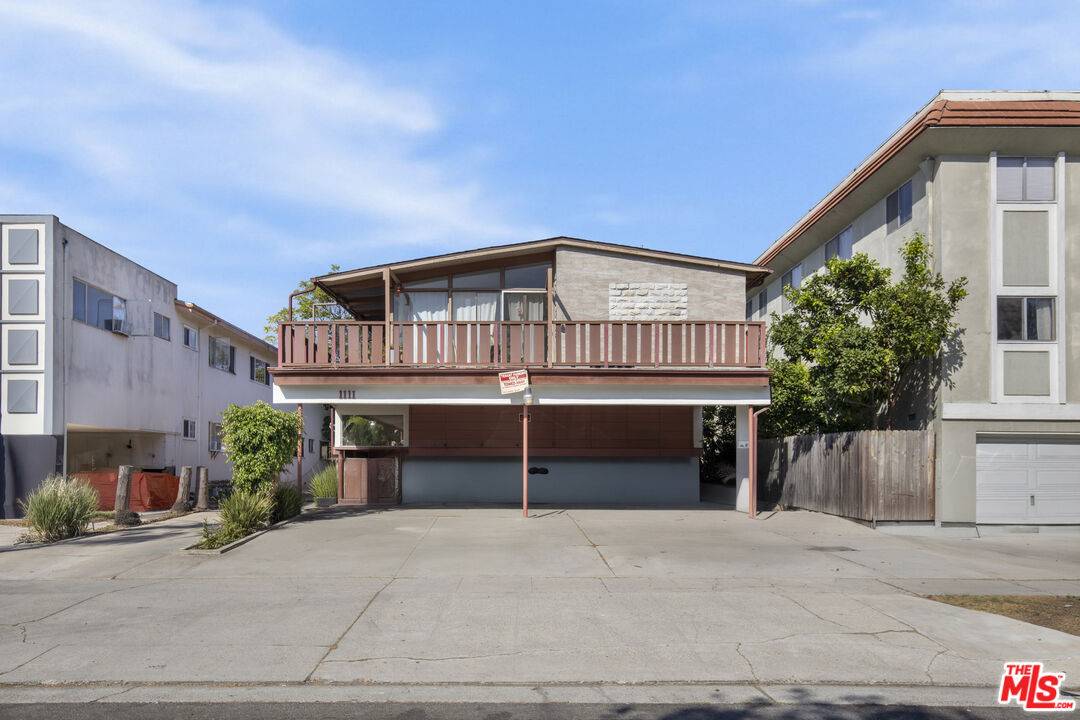 1111 S Holt Ave 7BR Beverlywood La