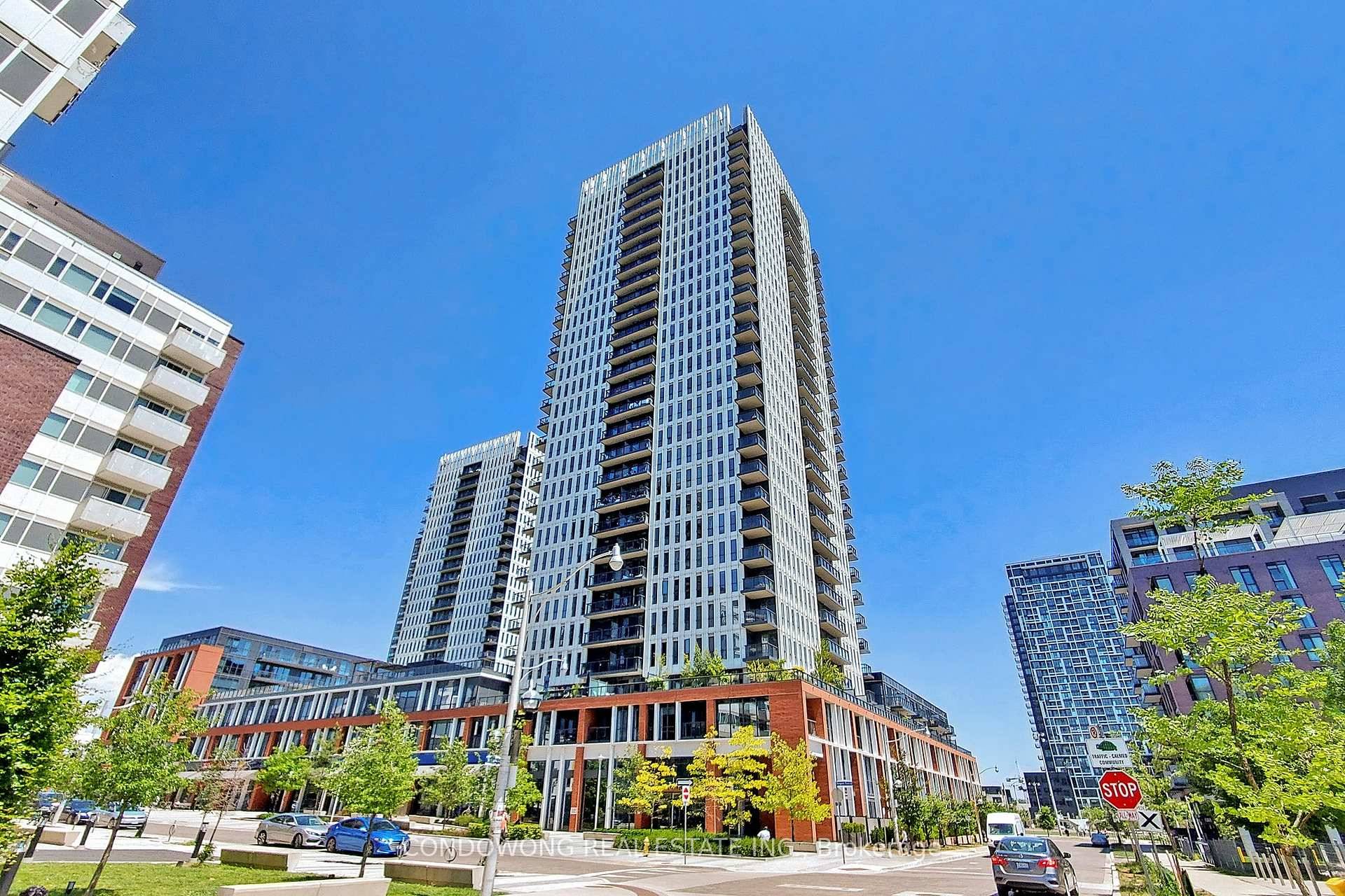 This spacious 1 bedroom den residence offers modern finishes, a bright open concept layout, and unobstructed southern exposure with city views.