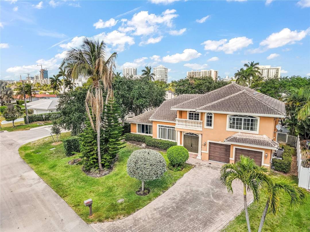 Experience COASTAL LIVING just minutes from the BEACH in Lauderdale by the Sea !