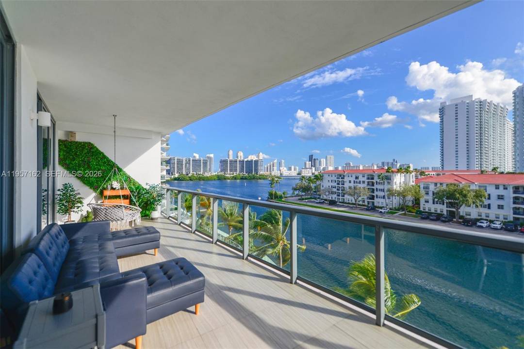 Designed by architect Carlo Ott, Echo Aventura offers privacy amp ; comfort with private elevators and oversized balcony terraces with gas grills for outdoor entertainment.