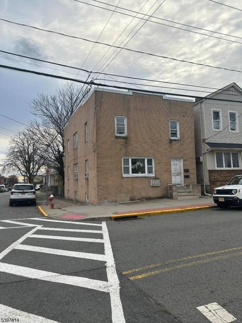 Cash Only. DO NOT approach the property.