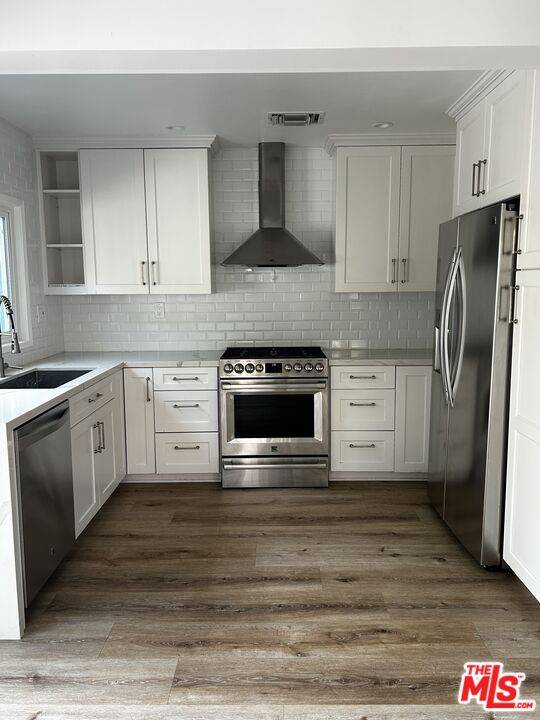 2031   Glendon Ave 2BR La