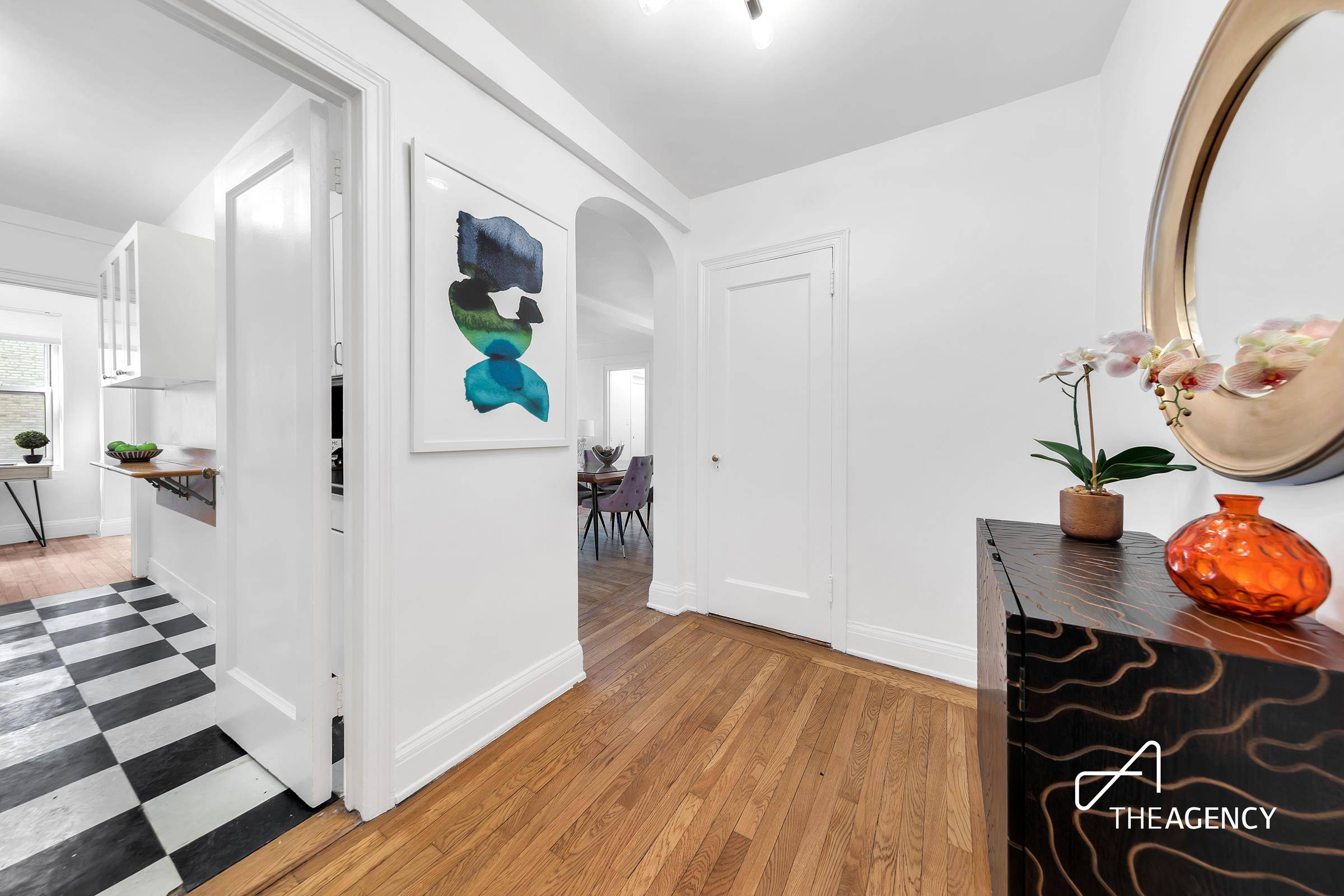 Step into this charming south facing Junior 4 at 424 East 52nd Street, offering a flexible layout with the potential for a second bedroom.
