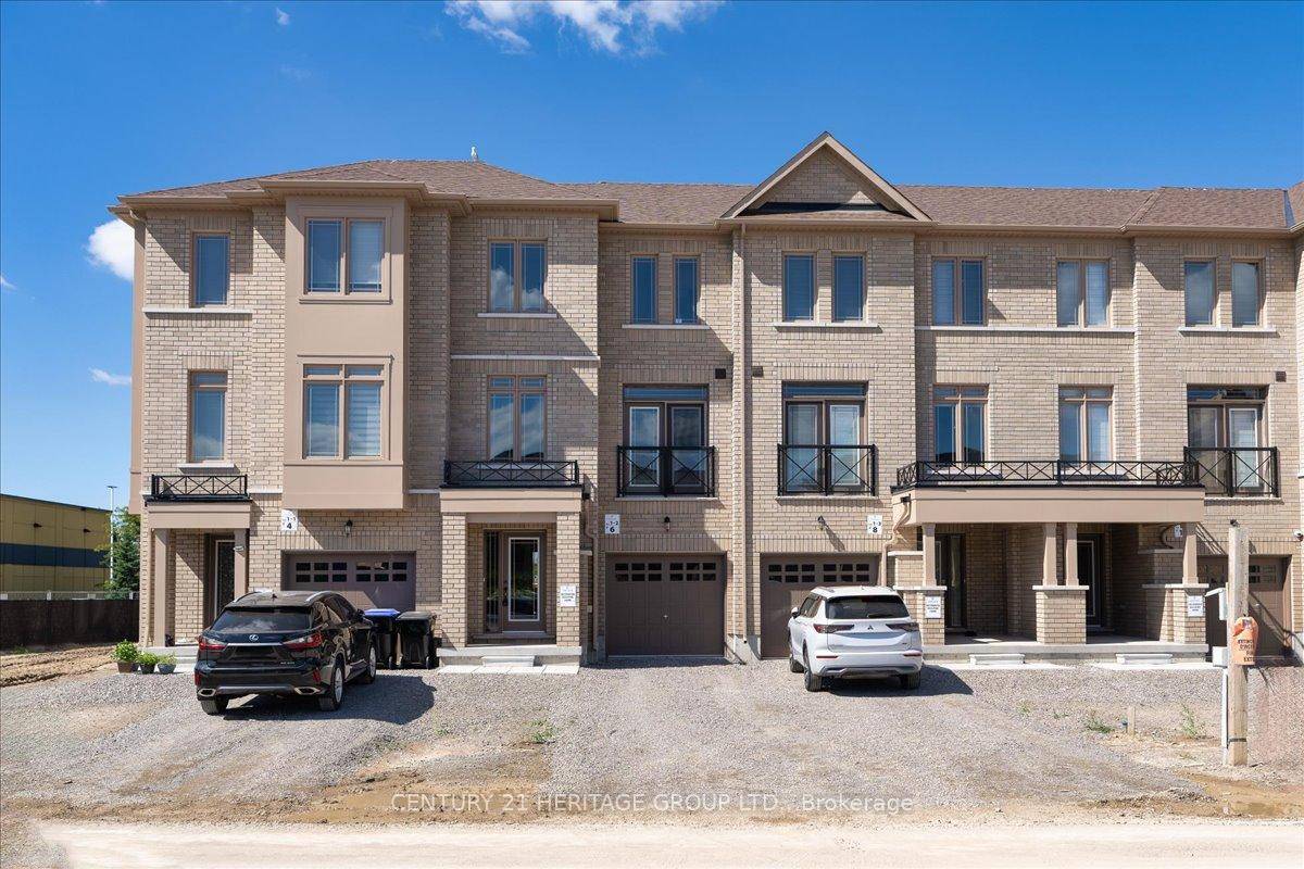 Brand New, Never Lived In Townhome in Prime Bradford Location !