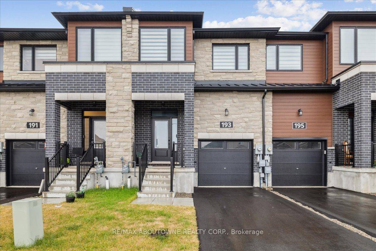 Welcome to this stunning 3 bedroom, 2.