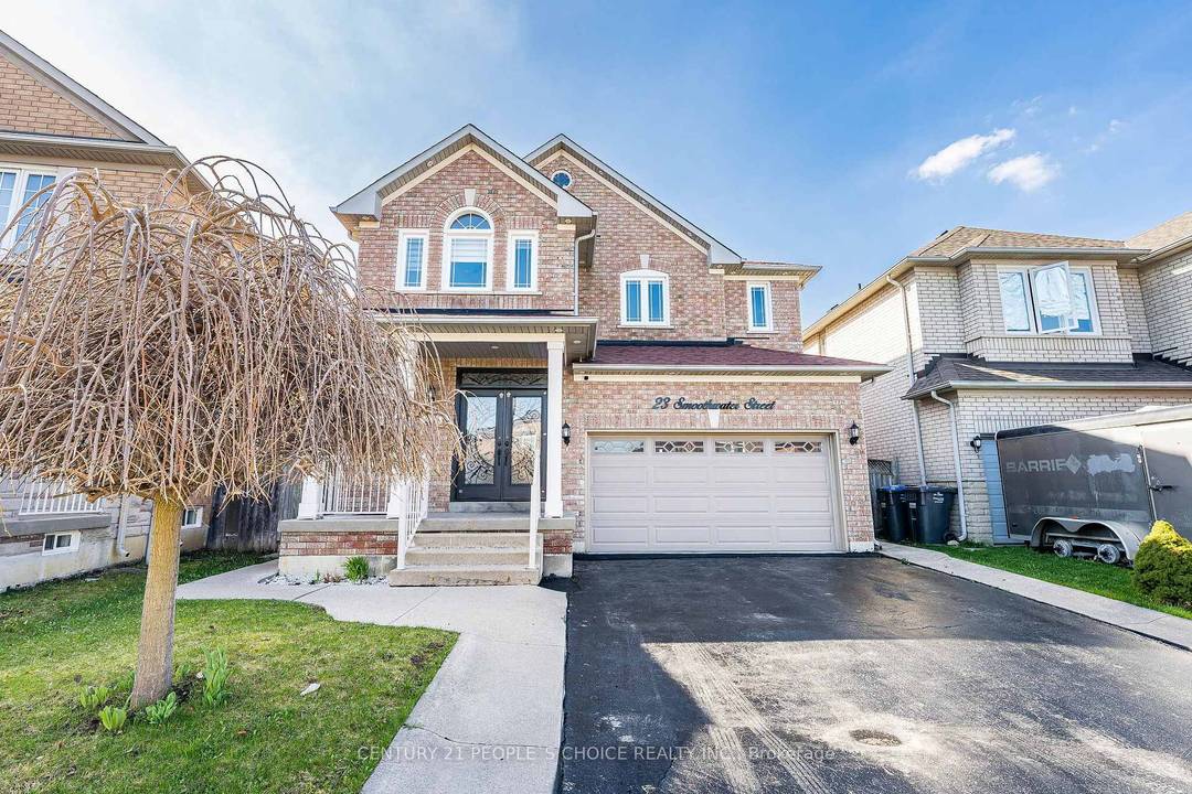 Stunning Detached Home with LEGAL BASEMENT in Prime Sandringham Wellington !