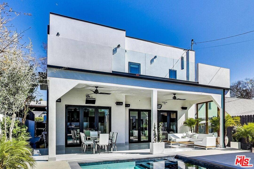 725  N Stanley Ave 6BR Hollywood Hills East La