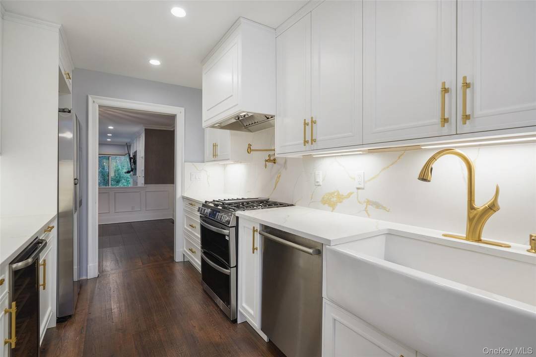 Welcome to this fully renovated two bedroom, two and a half bath condo with a spacious third floor loft offering exceptional bonus space, located in the coveted Water s Edge ...