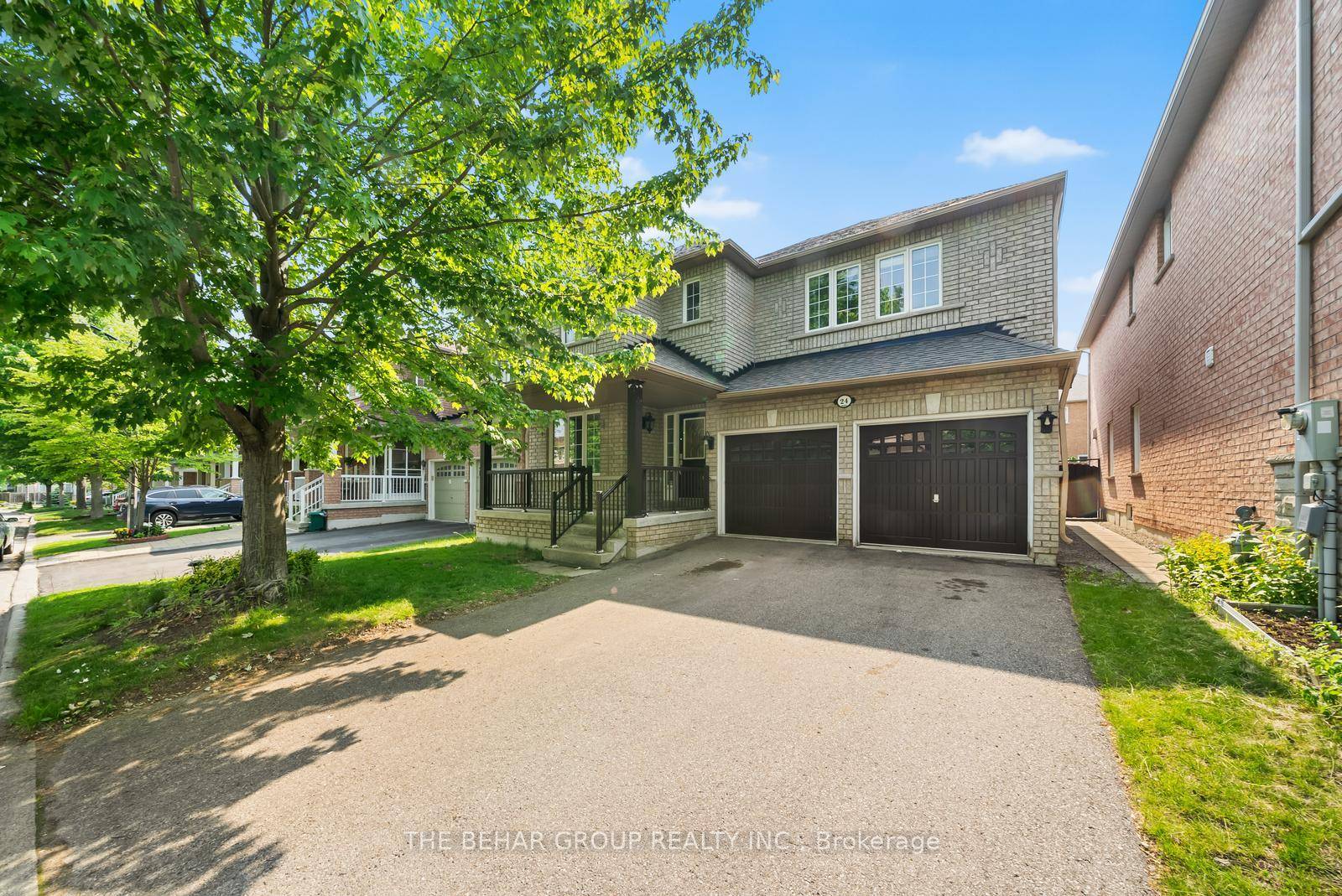 Original Owner 4 Bed 5 Bath Finished Basement Prime Location Near Mount Joy GO.