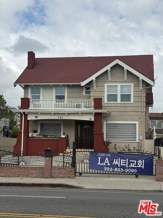 731   Crenshaw Blvd 7BR Hancock Park La