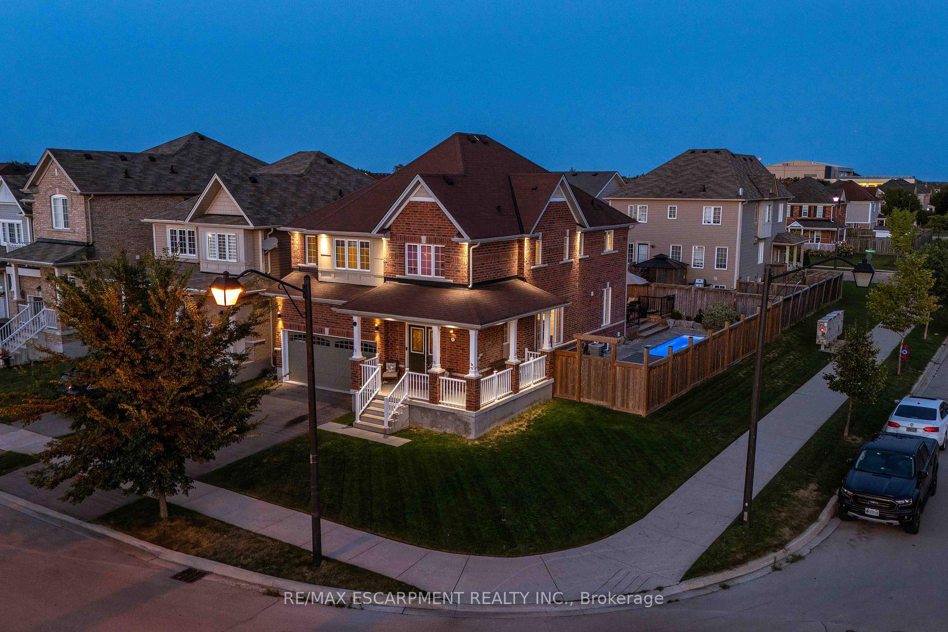 Luxury Living in Binbrook !