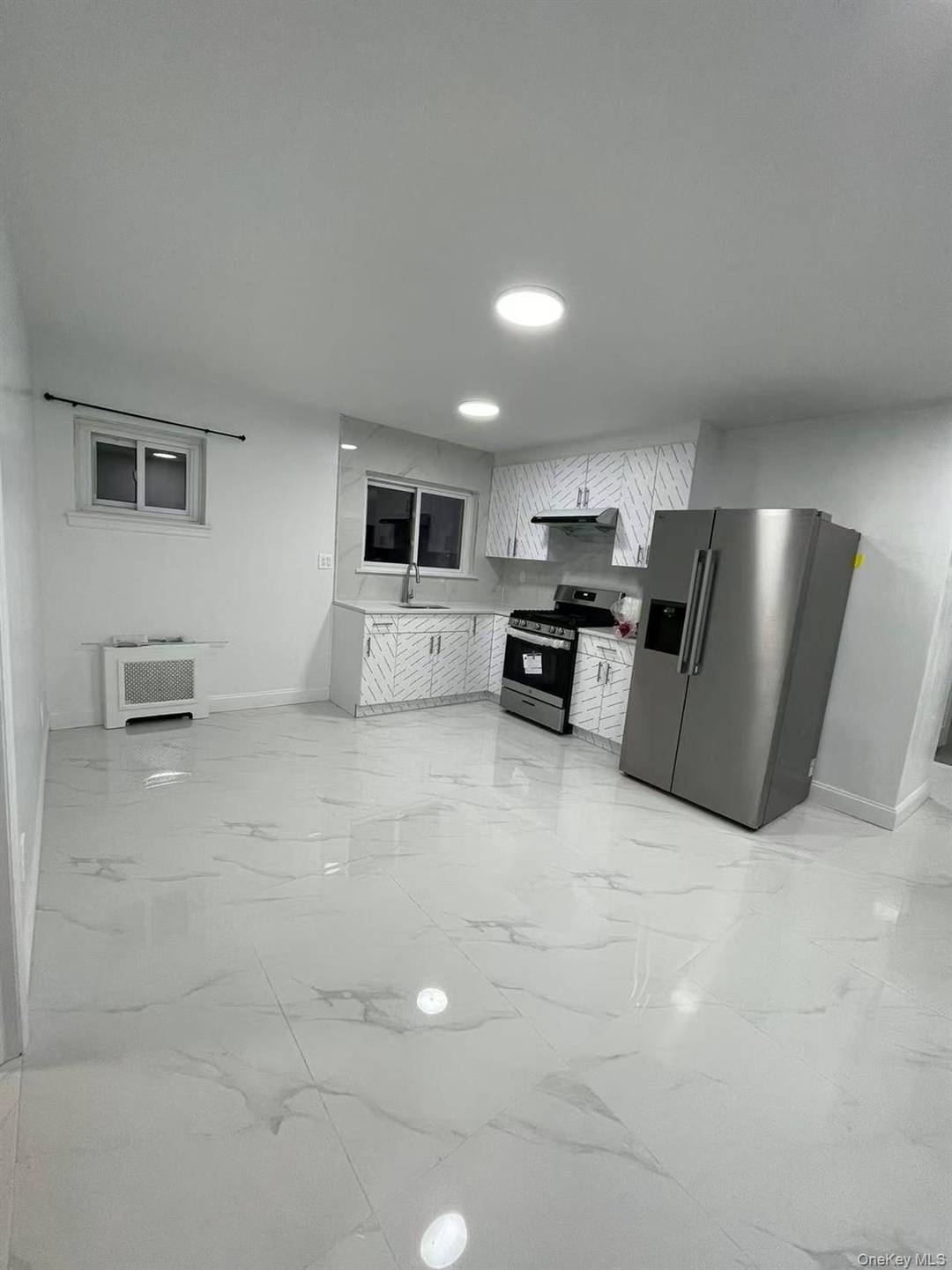 Spacious and well maintained home available for rent in a convenient Fresh Meadows border location !