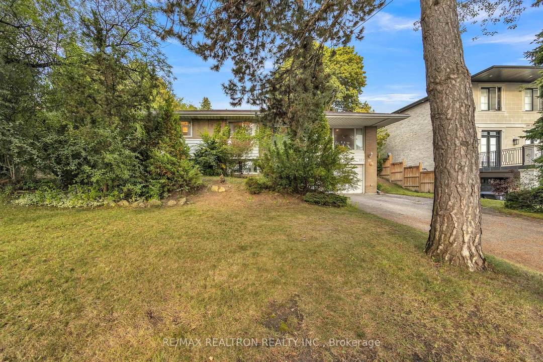 Prestigious Don Mills Opportunity Rare Forested Retreat Welcome to 120 Laurentide Drive, a beautifully maintained 4 bedroom detached home nestled on an expansive, tree lined lot in one of Toronto's ...
