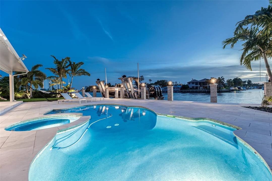 Experience waterfront living at this beautifully updated vacation rental on sought after Riverside Drive in Pompano Beach.