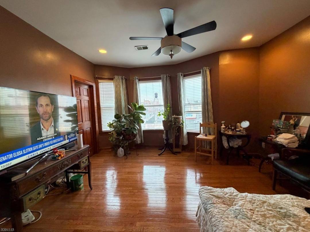 Incredible mixed use opportunity in the heart of East Orange !