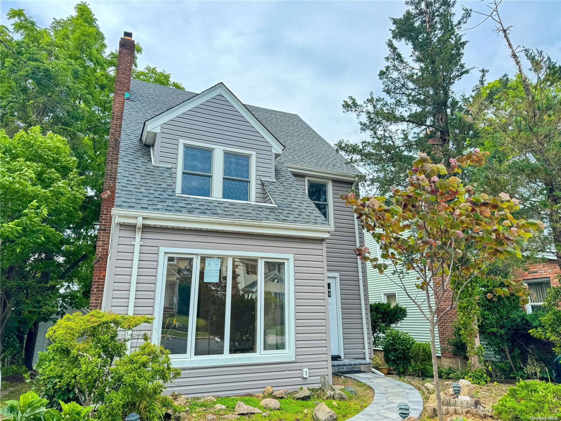 Renovated charming 3 Bedroom, 1.