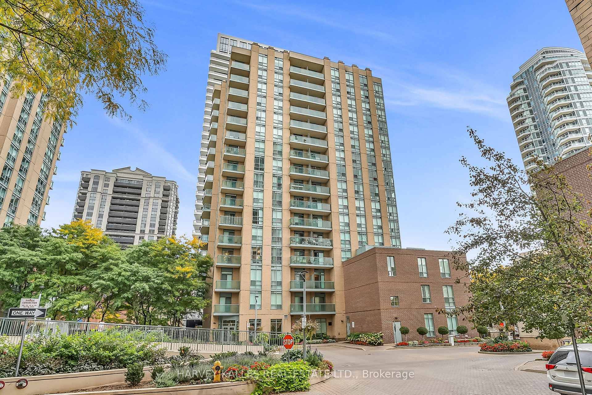 Experience elevated urban living in this beautifully upgraded 2 bedroom corner residence at the prestigious Yonge amp ; Finch corridor.