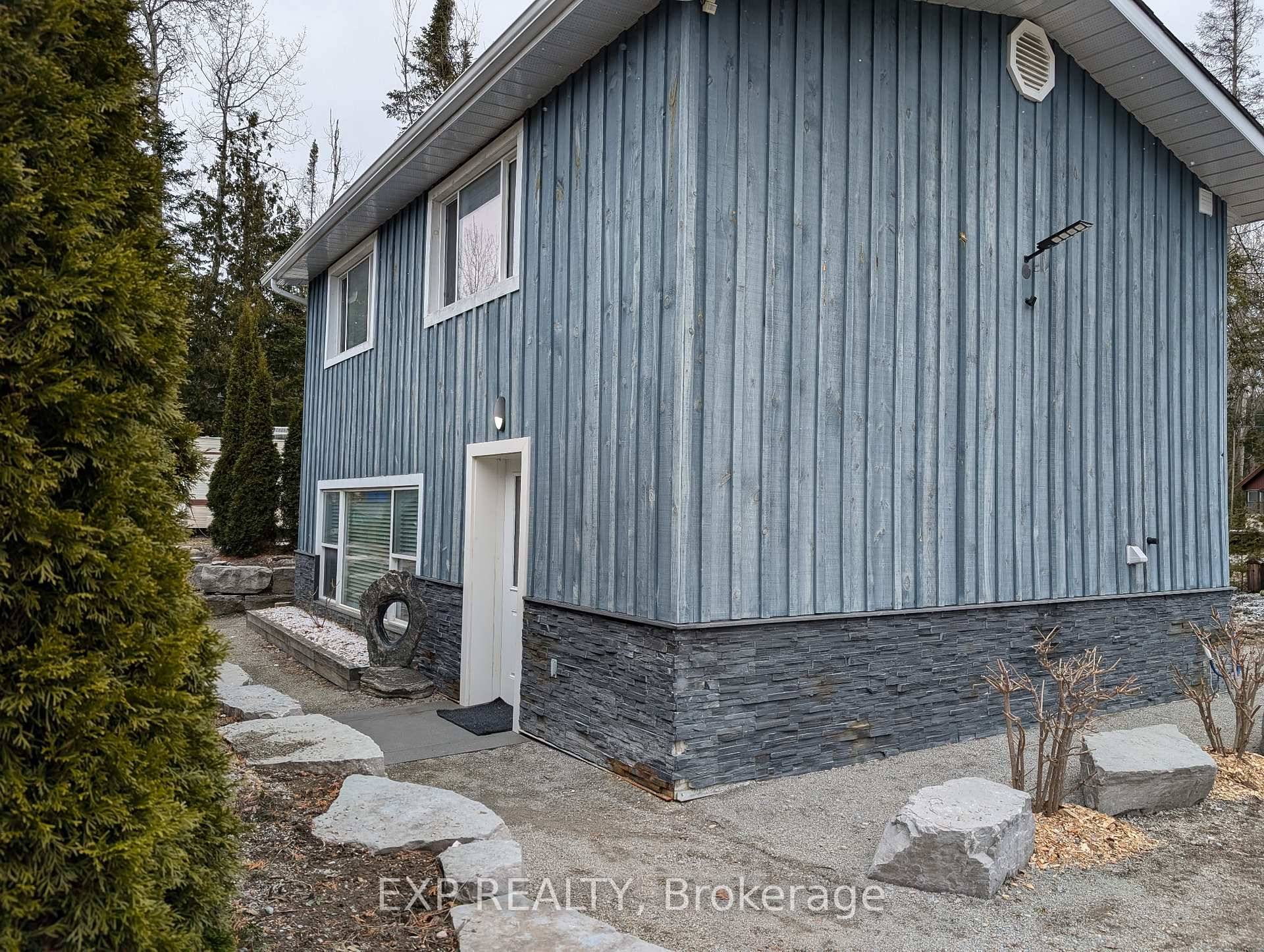Great tenant wanted ! Welcome to 4 Blanche Lane, a clean and cozy 3 bd 2 washroom spot in Tiny, Ontario.