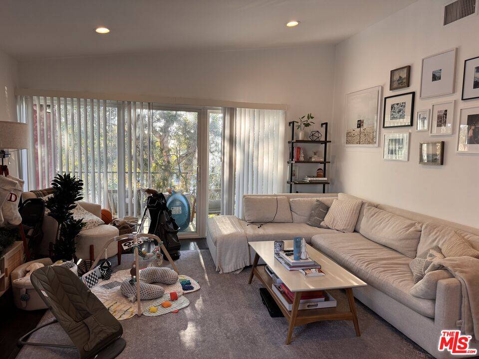 2639 6th St 2BR Santa Monica La