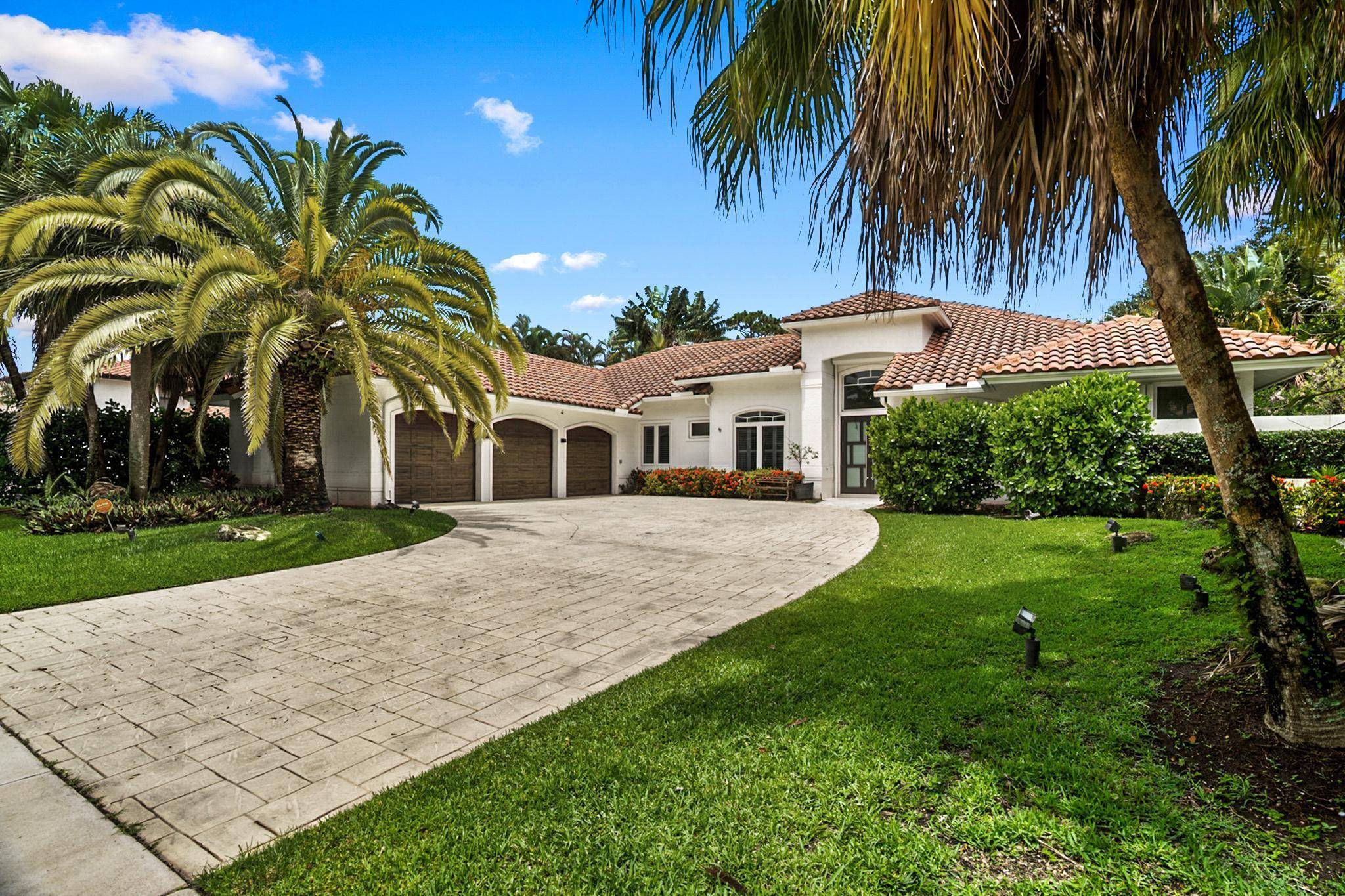 4 bedroom 4 bath Renovated property in sought after Parkside !