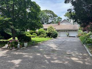 Welcome to this beautifully maintained 3 bedroom, 2.
