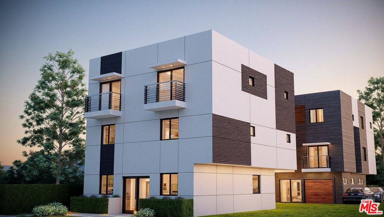 1242 Fedora St LA