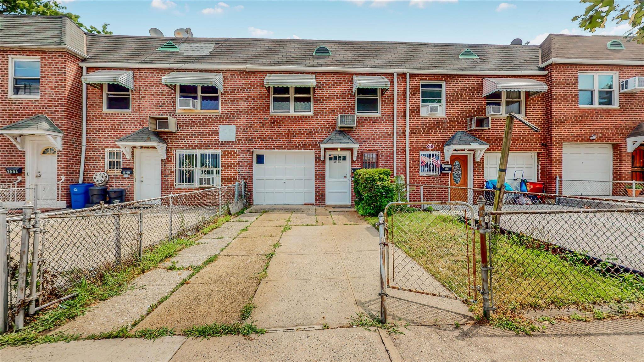 Excellent Investment Opportunity in East Elmhurst !