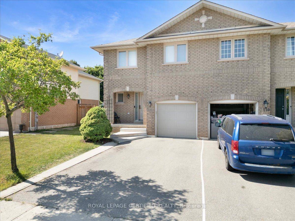 Welcome to 121 Genesee Dr a beautifully maintained semi detached home in Oakvilles sought after River Oaks neighbourhood.
