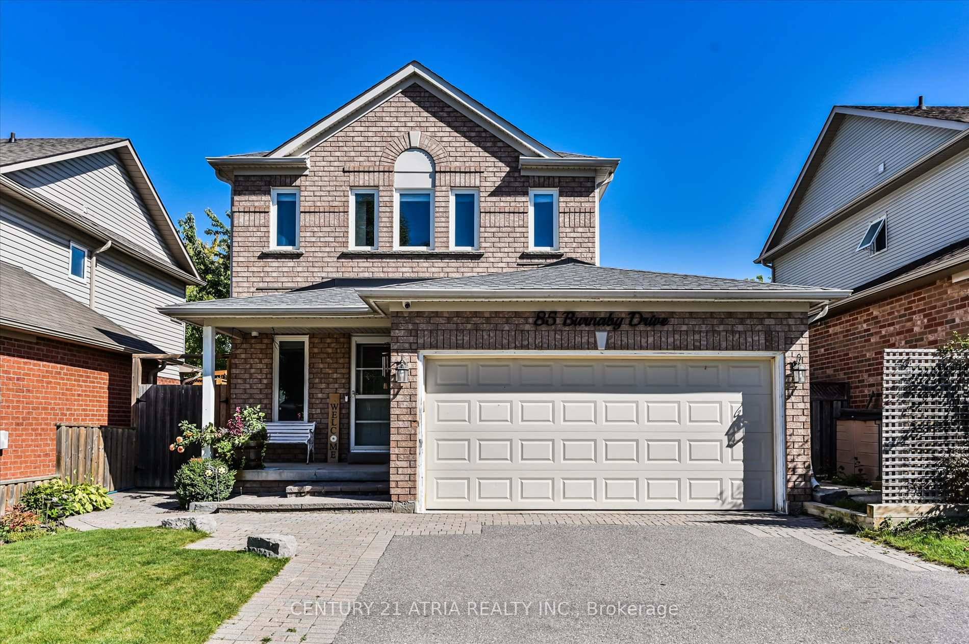 Beautifully renovated 3 bed, 3 bath detached home in the highly sought after Keswick by the Lake community.