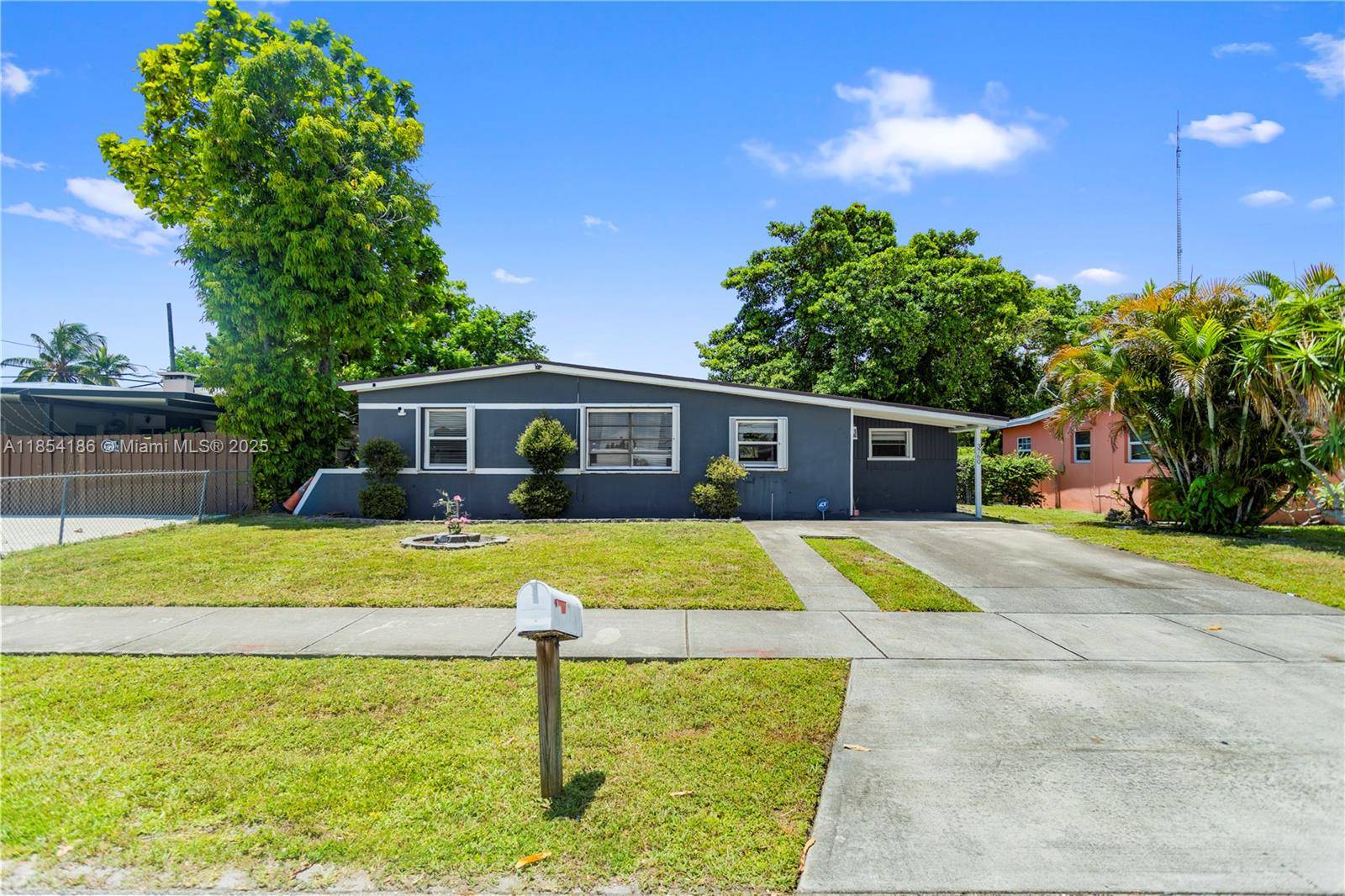 Beautiful 3 1 Home in West Park The Best Buying Opportunity in the Area !