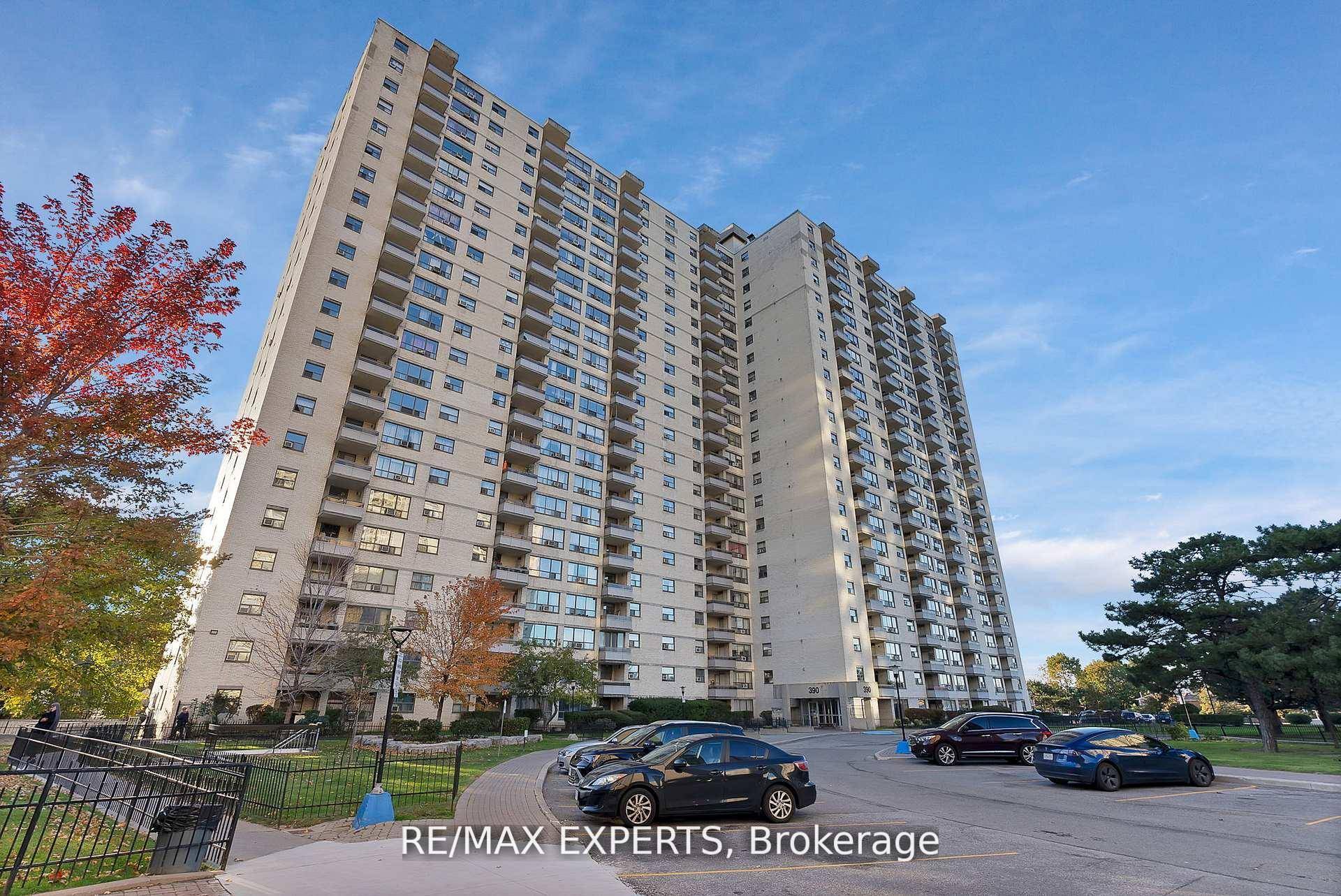 Beautiful, sun filled, carpet free 3 bedroom condo in prime Etobicoke !