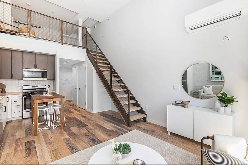 BRAND NEW DEVELOPMENT ! NASSAU BREWING COMPANY HEART OF CROWN HEIGHTSRESIDENCE FEATURES Unique Duplex Loft 1BRExpansive Custom CabinetryLuxe AppliancesSpa like Bathrooms w Subway Tiled WallsCustom VanityWasher amp ; Dryer In ...