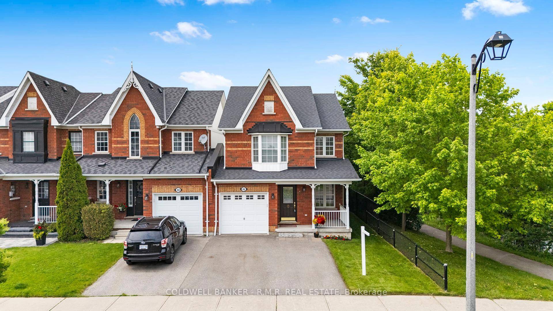 Welcome to 42 Ipswich Place, Brooklin ; perfectly positioned, next to a tranquil pond and The Winchester Golf Course on a quiet highly sought after street with minimal traffic, yet ...