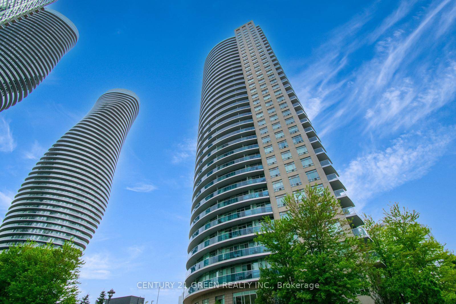 Step into this bright and airy 1 bedroom plus den, 2 bathroom suite in the sought after Absolute Vision tower an iconic landmark in the heart of Mississauga.