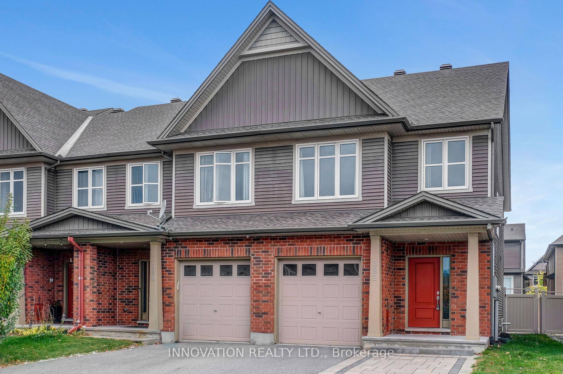 Absolutely stunning ! 3 Bedrooms, 3 Bathrooms End unit townhouse, ideally located in Barhaven, close to Costco Shopping Centre, amp ; HWY 416.