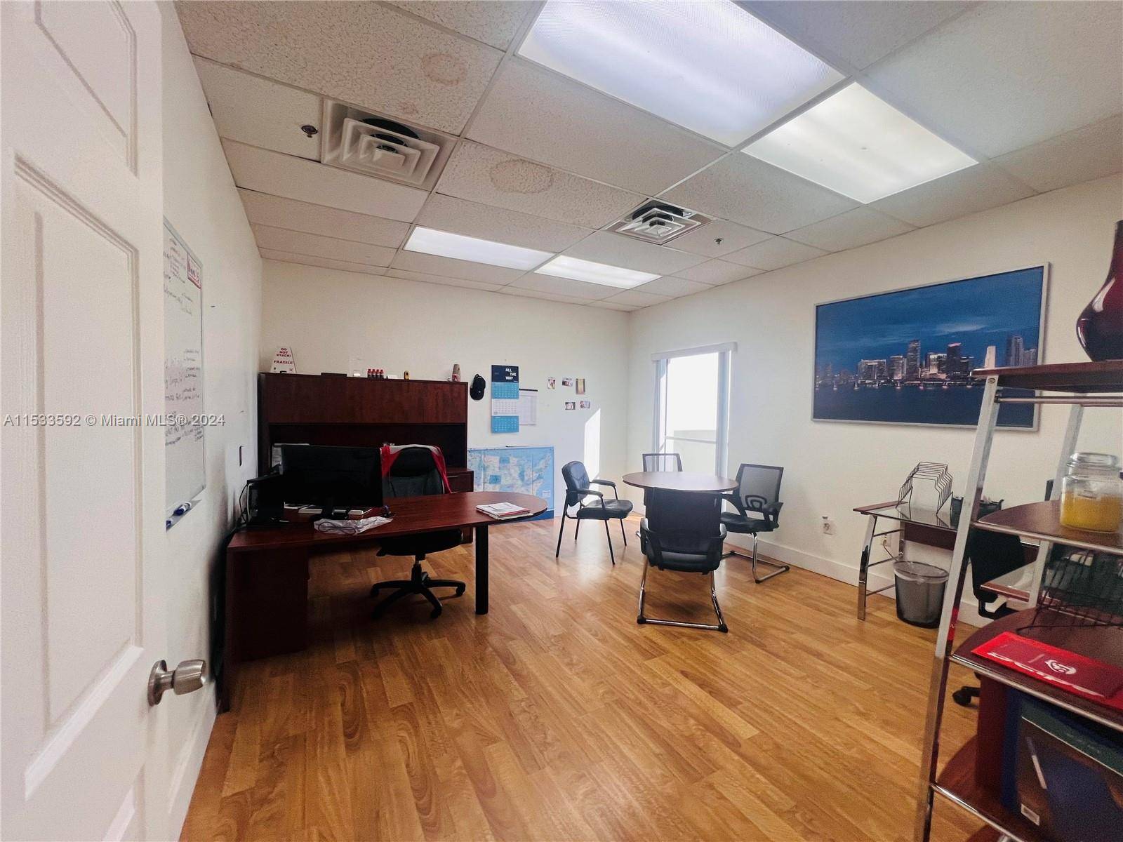 970 SF office space located on the second floor in the Miami Airport Center.