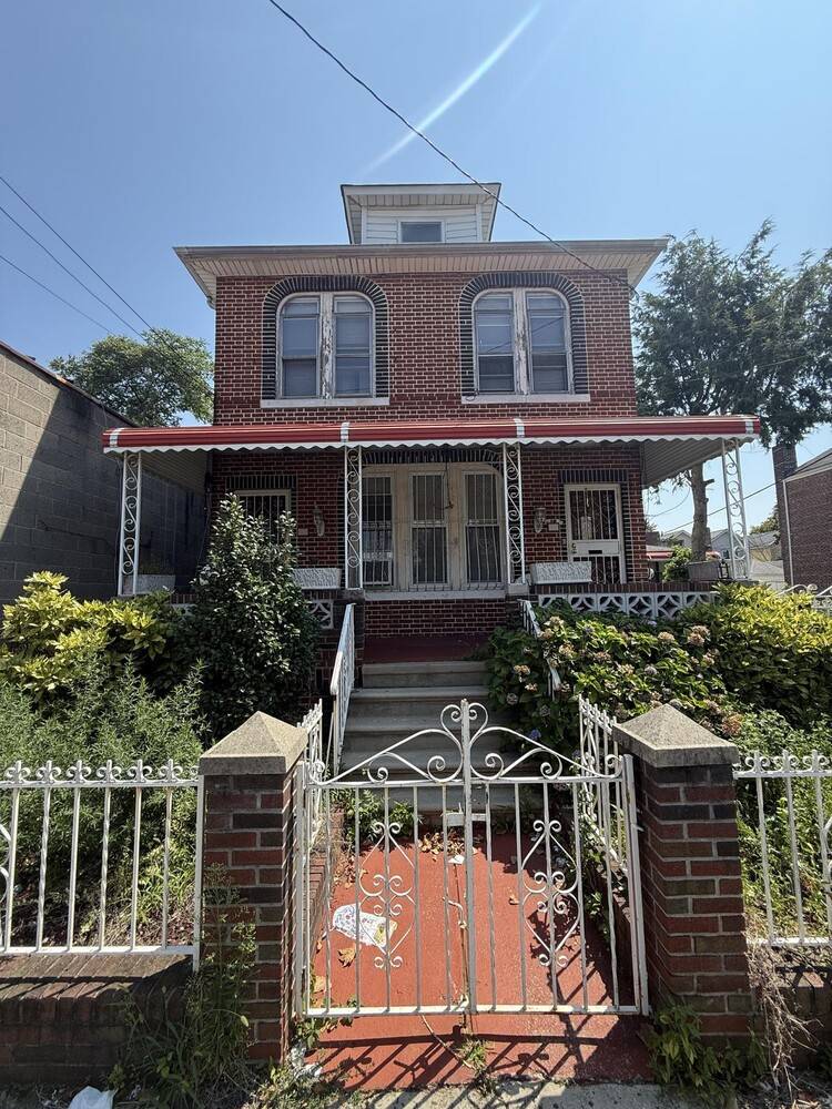 Welcome to your dream home at 791 East 51st Street in the vibrant Farragut neighborhood !