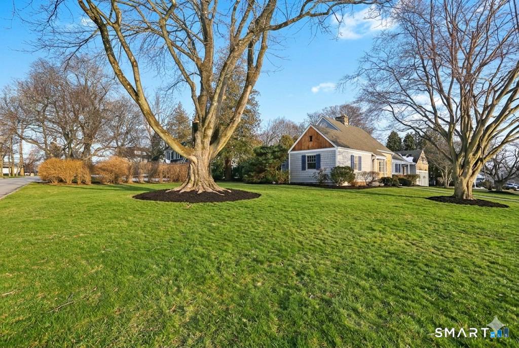 NEWLY PRICED ! ! Welcome home to this charming Stratfield Gem !