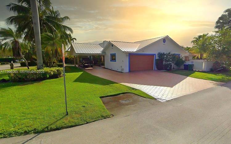 BEST PRICED HOME IN COUNTRY CLUB OF MIAMI ESTATES, ONE OF THE BEST AND MOST DESIRABLE COMMUNITIES OF THE CITY OF HIALEAH.