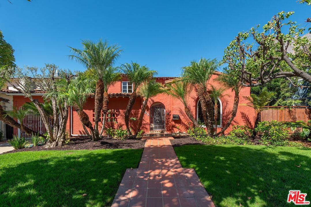 305 S McCarty Dr 4BR Beverly Hills La