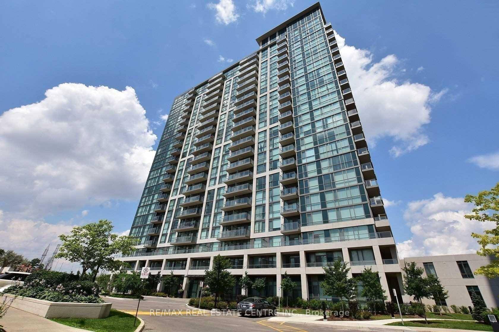 Luxury Bld. One Bedroom Plus Den In The Heart Of Mississauga Square One.
