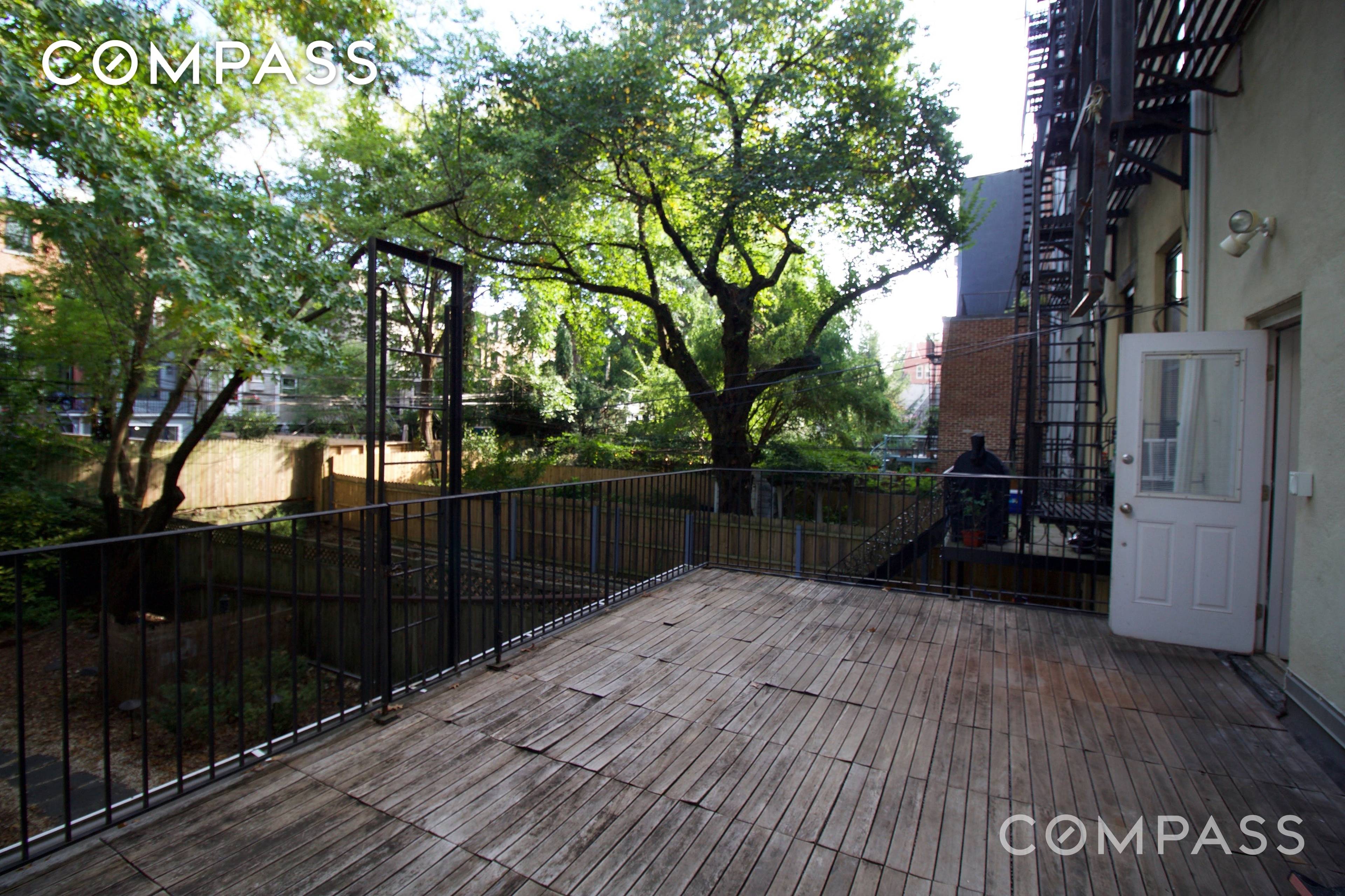 Showings by Appointment Only Open House by Appointment Only 337 Clinton Street Unit 1, is situated in a light filled Brownstone in the heart of Cobble Hill.