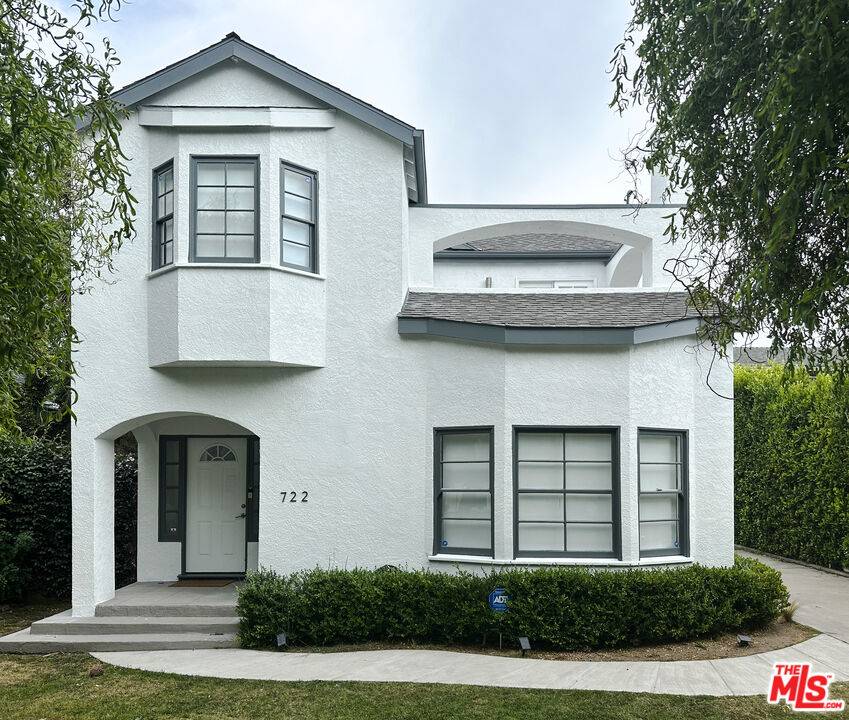 722   Kensington Rd LA