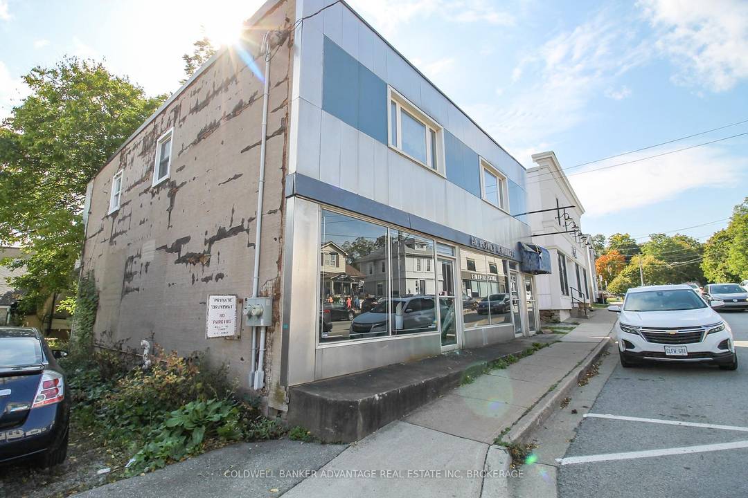 Unique property for lease in a great high traffic area in Fonthill.