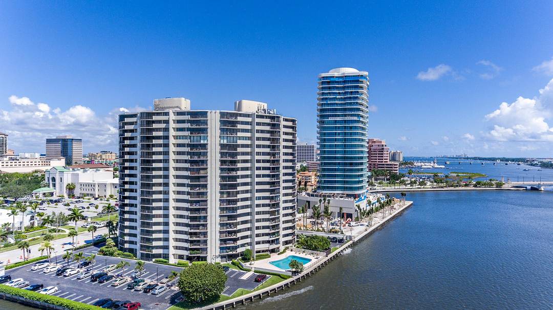 Trianon Unit 306 offers a fully furnished, turnkey 2 bedroom, 2 bath residence with desirable southeastexposure and light filled views.