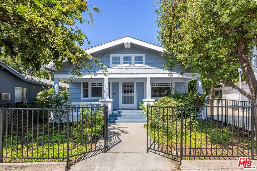 1151 N Genesee Ave 3BR Hollywood Hills East La