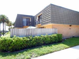 Very well kept unit in desirable Village of Sandalwoods in the heart of West Palm Beach, close to I 95 and the Outlet Mall, spacious fenced in patio, plenty of ...